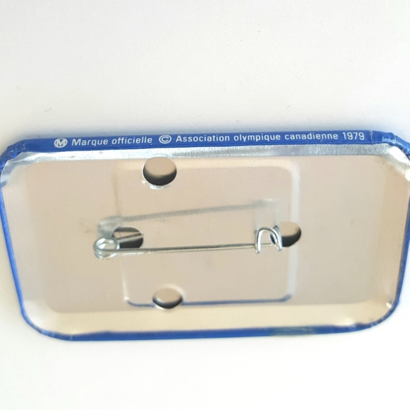 Calgary 1988 Olympics Pin Vintage Canada - Picture 2 of 2